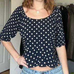 Aritzia navy and white top